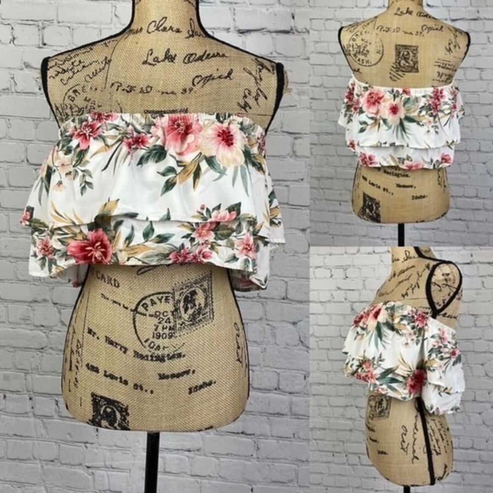 American Eagle Outfitters Floral Ruffle Crop